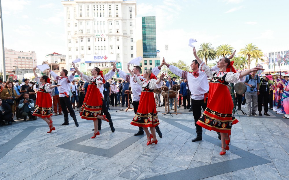 Giao thoa văn hóa dân tộc – nhìn từ Festival Huế 2022