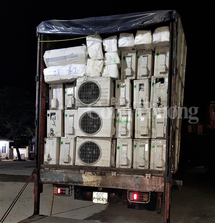 Quảng Bình: Bắt giữ lô hàng nhập lậu, gian lận thương mại giá trị 500 triệu đồng quang binh bat giu lo hang nhap lau gian lan thuong mai gia tri 500 trieu dong