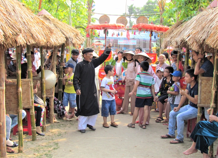 thua thien hue them cho dem phuc vu du lich tai cau ngoi thanh toan