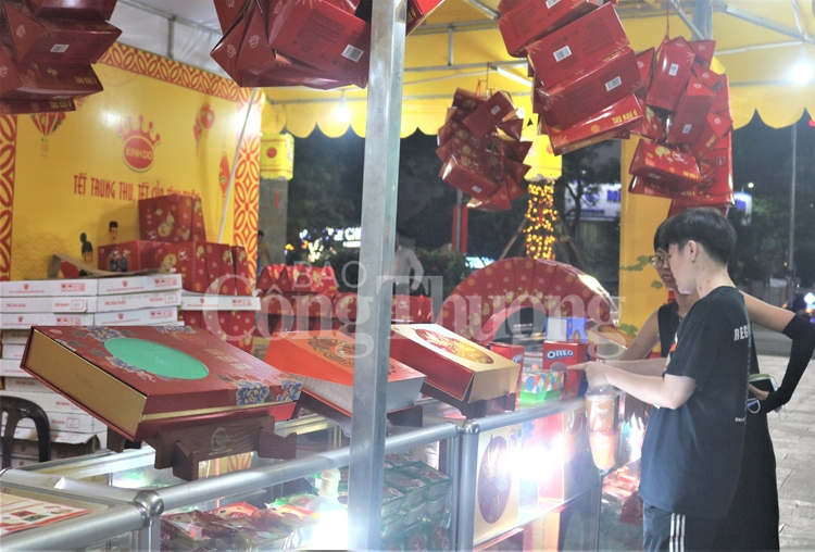 Thừa Thiên Huế: Phong phú thị trường Tết Trung thu thua thien hue phong phu thi truong tet trung thu