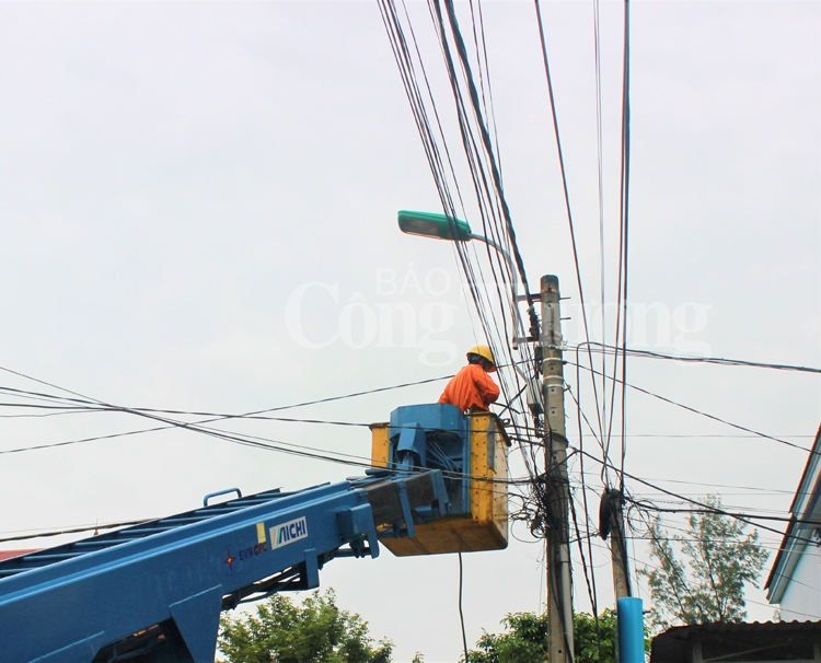 Quảng Bình thực hiện tốt công tác chỉnh trang cáp viễn thông tạo mỹ quan đô thị quang binh thuc hien tot cong tac chinh trang cap vien thong tao my quan do thi