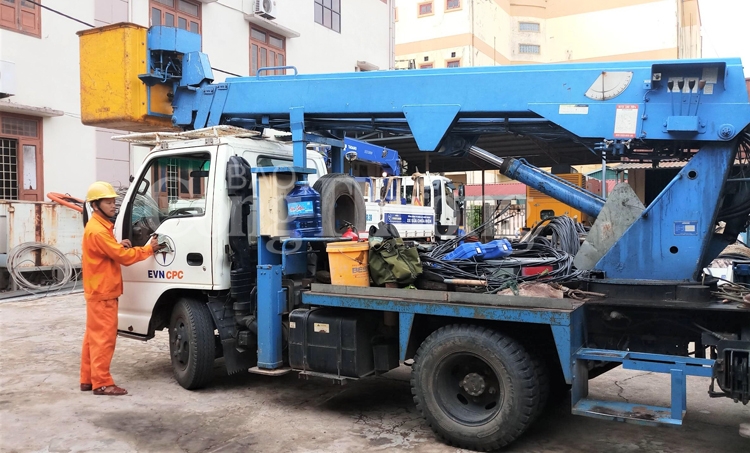 Nguyễn Phú Hà - Người công nhân ngành điện sáng tạo và nhiệt huyết quang tri co mot nguoi cong nhan nganh dien sang tao va nhiet huyet