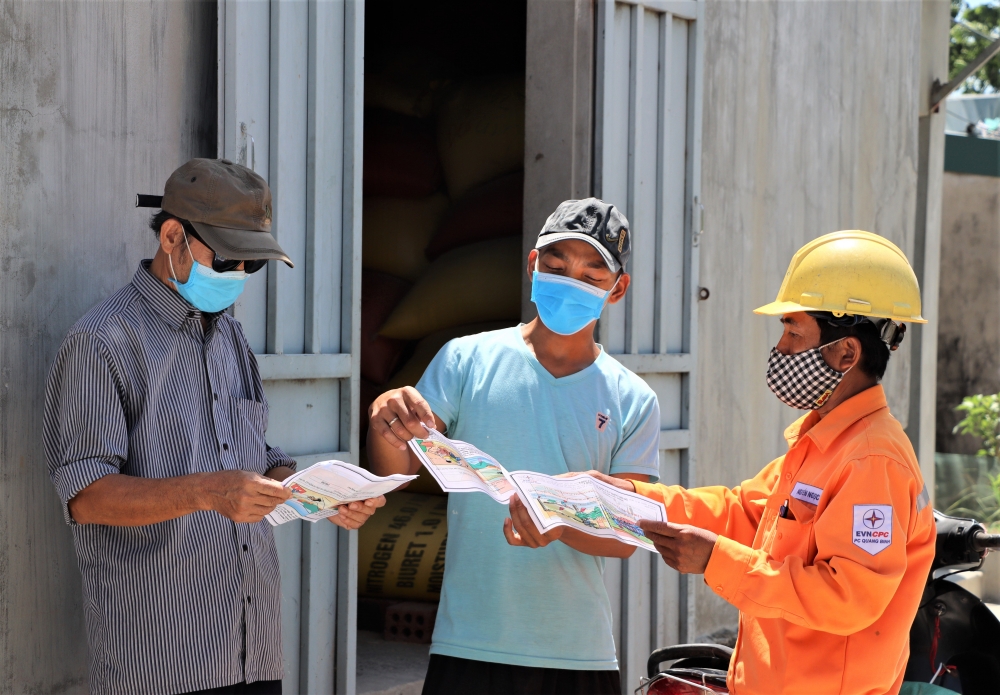 Ngành điện Quảng Bình: Tăng cường công tác bảo vệ hành lang lưới điện