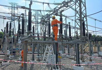 Truyền tải điện Thừa Thiên Huế: Đảm bảo an toàn hệ thống truyền tải điện trong mùa nắng nóng