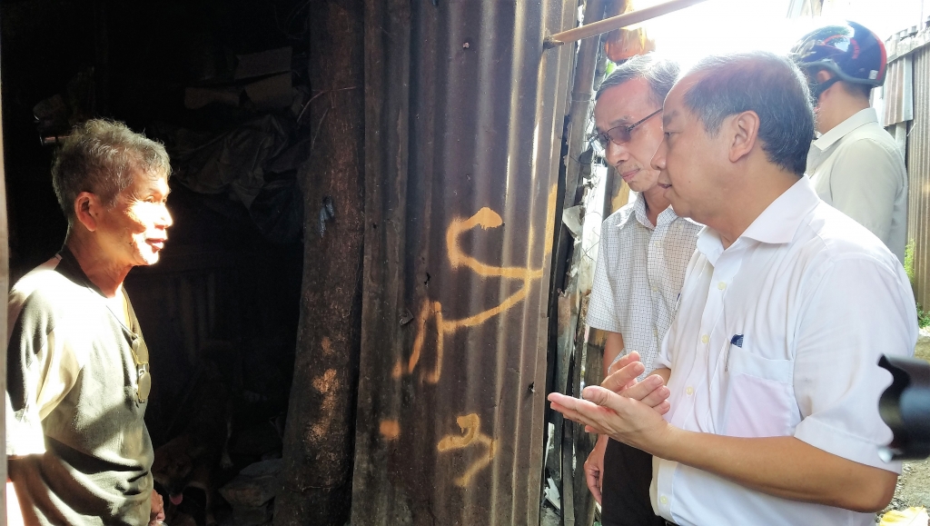 thua thien hue khao sat tham hoi cac ho dan song trong khu vuc bao ve di tich