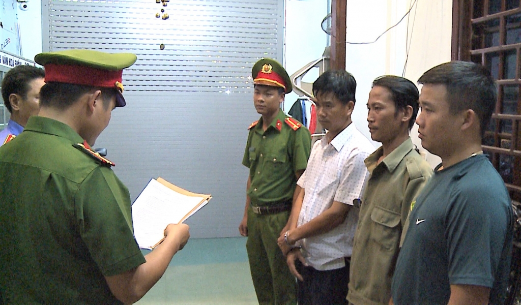 Vụ cát tặc tại Huế: Khởi tố bị can “nổ” chạy án, chiếm đoạt 12 tỷ đồng vu cat tac tai hue khoi to bi can no chay an chiem doat 12 ty dong