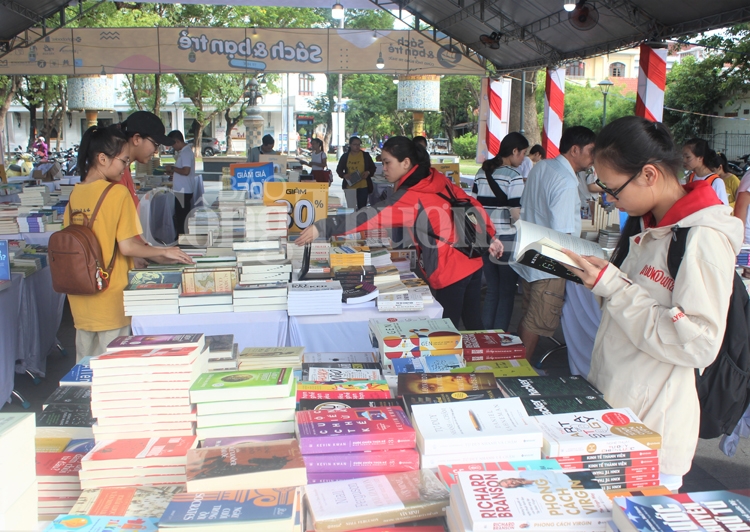 hon 10 ngan dau sach phuc vu ban doc thua thien hue