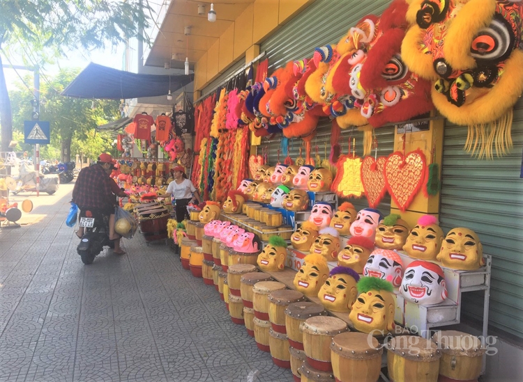 Thừa Thiên Huế: Đồ chơi Tết Trung thu - hàng Việt chiếm ưu thế