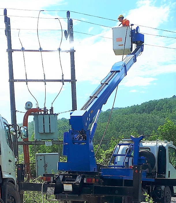 PC Quảng Trị áp dụng công nghệ hiện đại trong vận hành, sửa chữa lưới điện pc quang tri ap dung cong nghe hien dai trong van hanh sua chua luoi dien