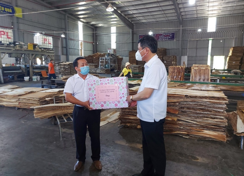 Quảng Bình: Lắng nghe, đồng hành, chia sẻ khó khăn cùng doanh nghiệp trước diễn biến phức tạp của dịch bệnh