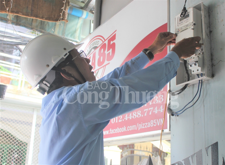 PC Thừa Thiên Huế: Hơn 85% khách hàng được lắp đặt công tơ điện tử pc thua thien hue hon 85 khach hang duoc lap dat cong to dien tu