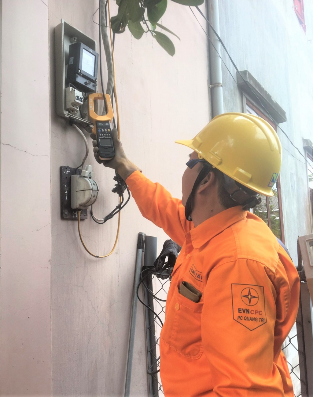 PC Quảng Trị: Gần 2.000 trường hợp vi phạm sử dụng điện được xử lý pc quang tri gan 2000 truong hop vi pham su dung dien duoc xu ly