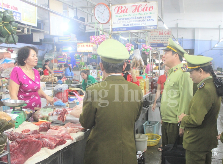Thừa Thiên Huế: Bảo đảm an toàn thực phẩm dịp Tết Nguyên đán và mùa Lễ hội xuân 2020 thua thien hue bao dam an toan thuc pham dip tet nguyen dan canh ty va mua le hoi xuan