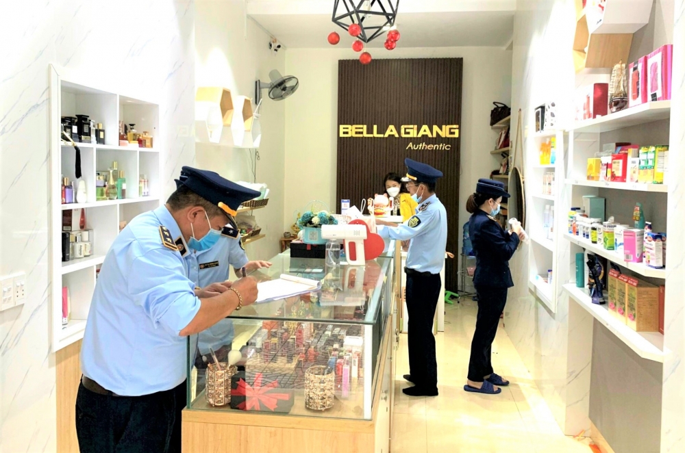 Quảng Bình: Liên tiếp bắt giữ mỹ phẩm, bia không rõ nguồn gốc xuất xứ