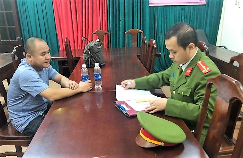 Bắt giữ 15.000 gói thuốc lá Jet nhập lậu bat giu 15000 goi thuoc la jet nhap lau