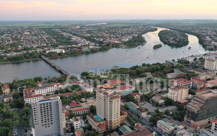 Thừa Thiên Huế: Phát triển trên nền tảng bảo tồn, phát huy giá trị di sản và bản sắc văn hóa Huế thua thien hue phat trien tren nen tang bao ton phat huy gia tri di san va ban sac van hoa hue