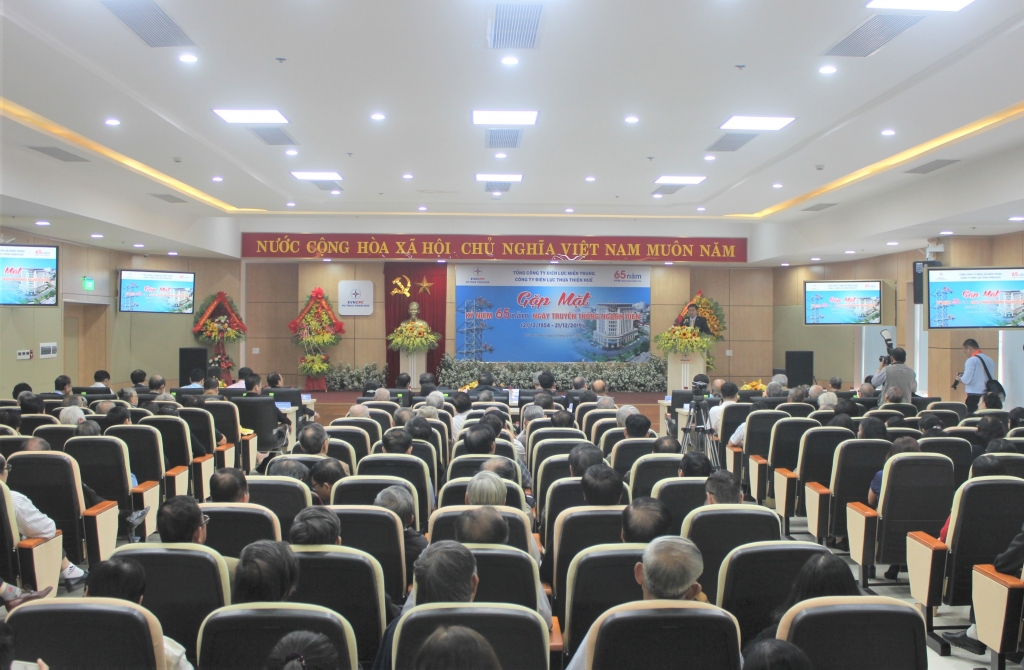 Ưu tiên nguồn lực phát triển hạ tầng, áp dụng công nghệ để cải thiện môi trường đầu tư nganh dien thua thien hue uu tien nguon luc phat trien ha tang ap dung cong nghe de cai thien moi truong dau tu