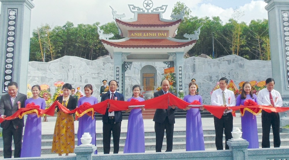 thu tuong nguyen xuan phuc du le khanh thanh den tho liet si nui que anh linh dai