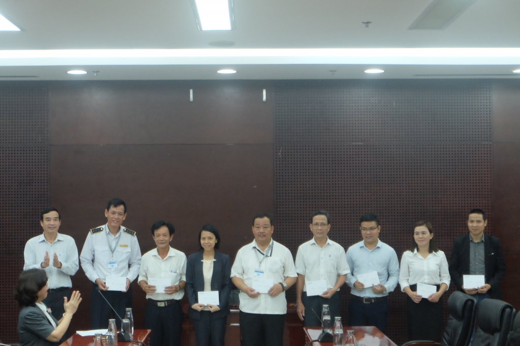 da nang thuong nong cho ca nhan tap the co thanh tich tot trong phong chong dich covid 19