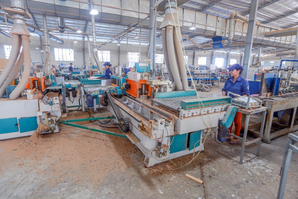 binh dinh nhieu kho khan bua vay nganh go