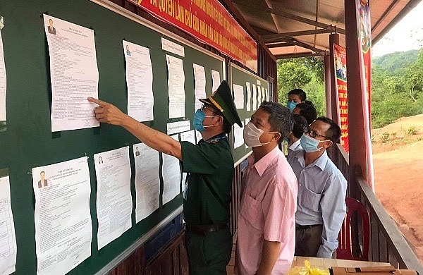 Cử tri cả nước hân hoan trong Ngày hội non sông Cử tri cả nước hân hoan trong Ngày hội non sông