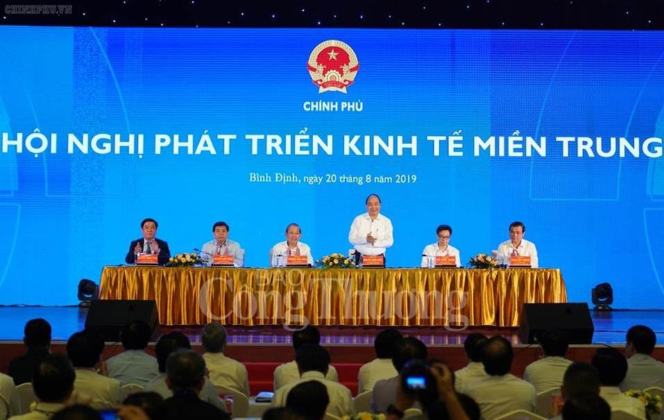 thu tuong nguyen xuan phuc mien trung can tap trung thao go cac diem nghen