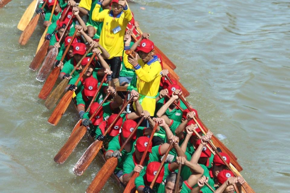 Sôi nổi Lễ hội bơi, đua thuyền trên quê hương Đại tướng soi noi le hoi boi dua thuyen tren que huong dai tuong