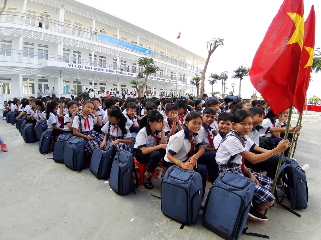 trung nam group dau tu hon 50 ty dong xay truong hoc tang cho hoc sinh vung kho khan