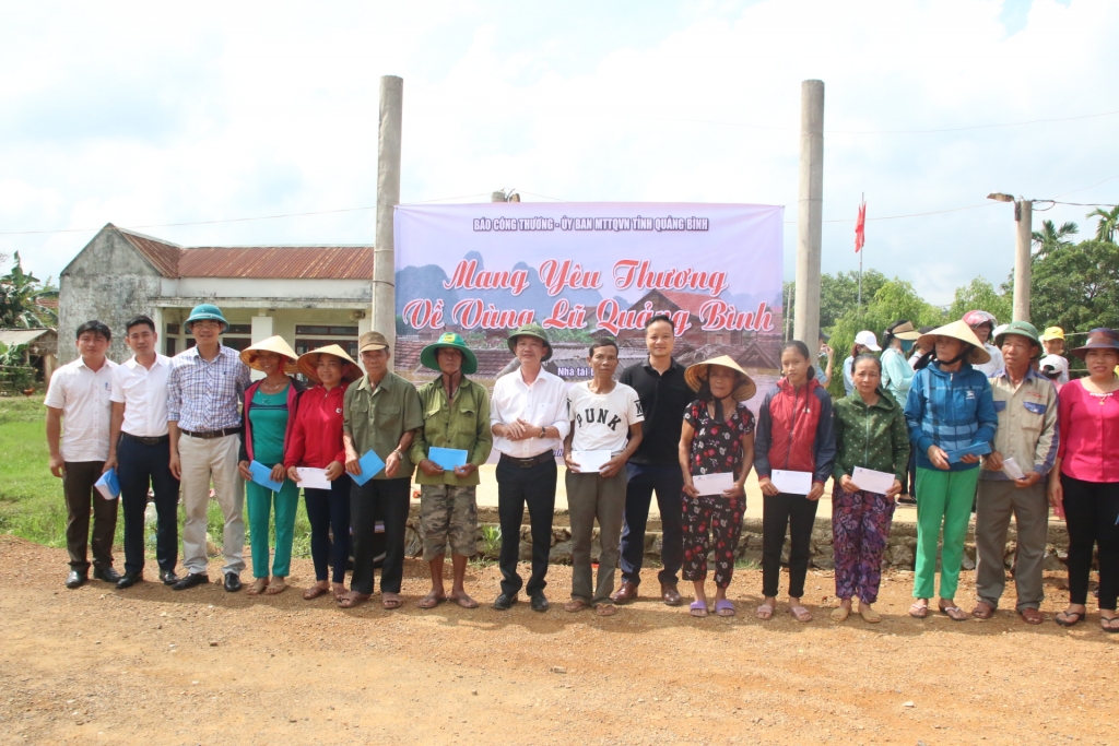 bao cong thuong mang yeu thuong ve vung lu quang binh