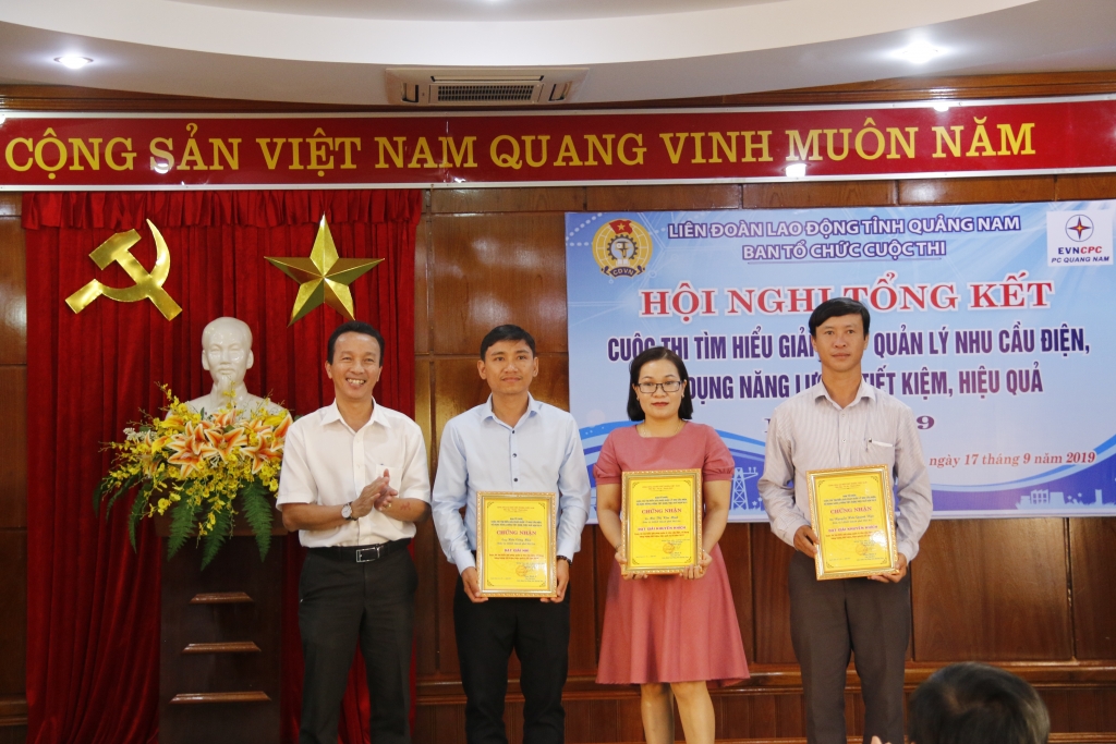 Quảng Nam: Hơn 7.300 người tham gia thi tìm hiểu giải pháp sử dụng năng lượng tiết kiệm quang nam hon 7300 nguoi tham gia thi tim hieu giai phap quan ly nhu cau dien su dung nang luong tiet kiem hieu qua