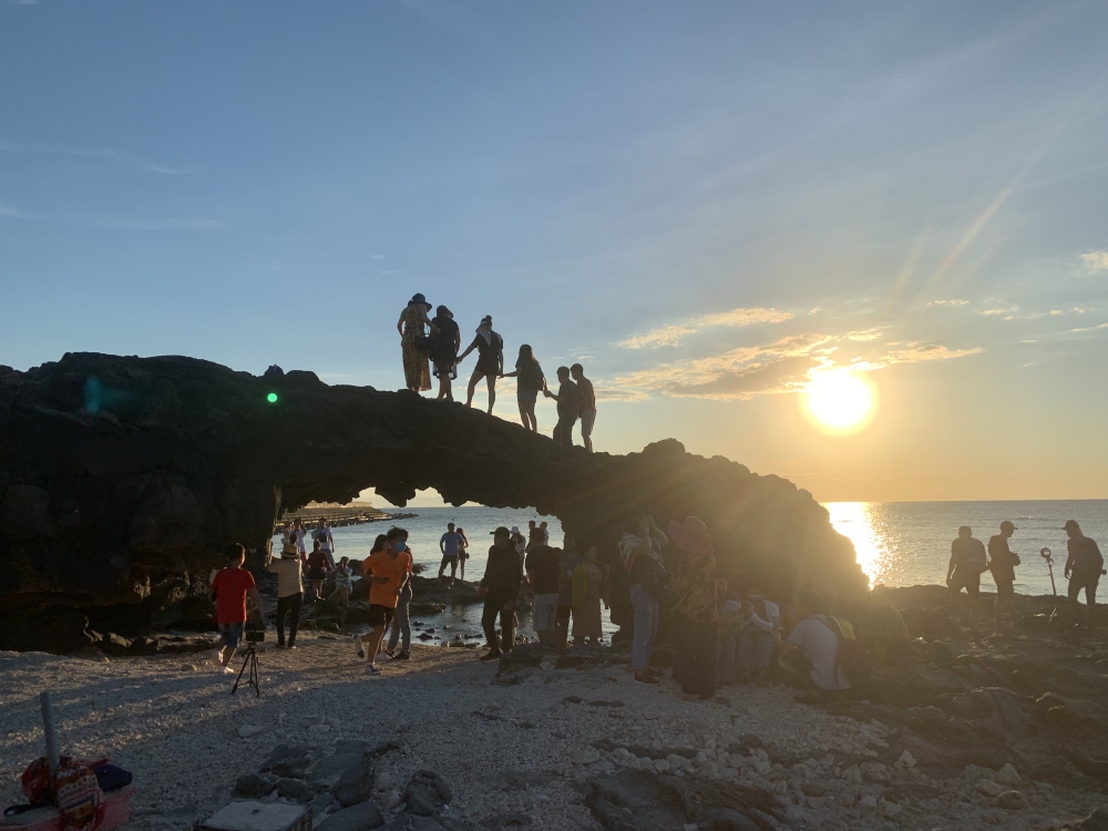 Quảng Ngãi: Ưu tiên phát triển công nghiệp, dịch vụ trong thời gian tới 4649-43b6207c-0a29-4a31-9434-0d3fabe8d67f