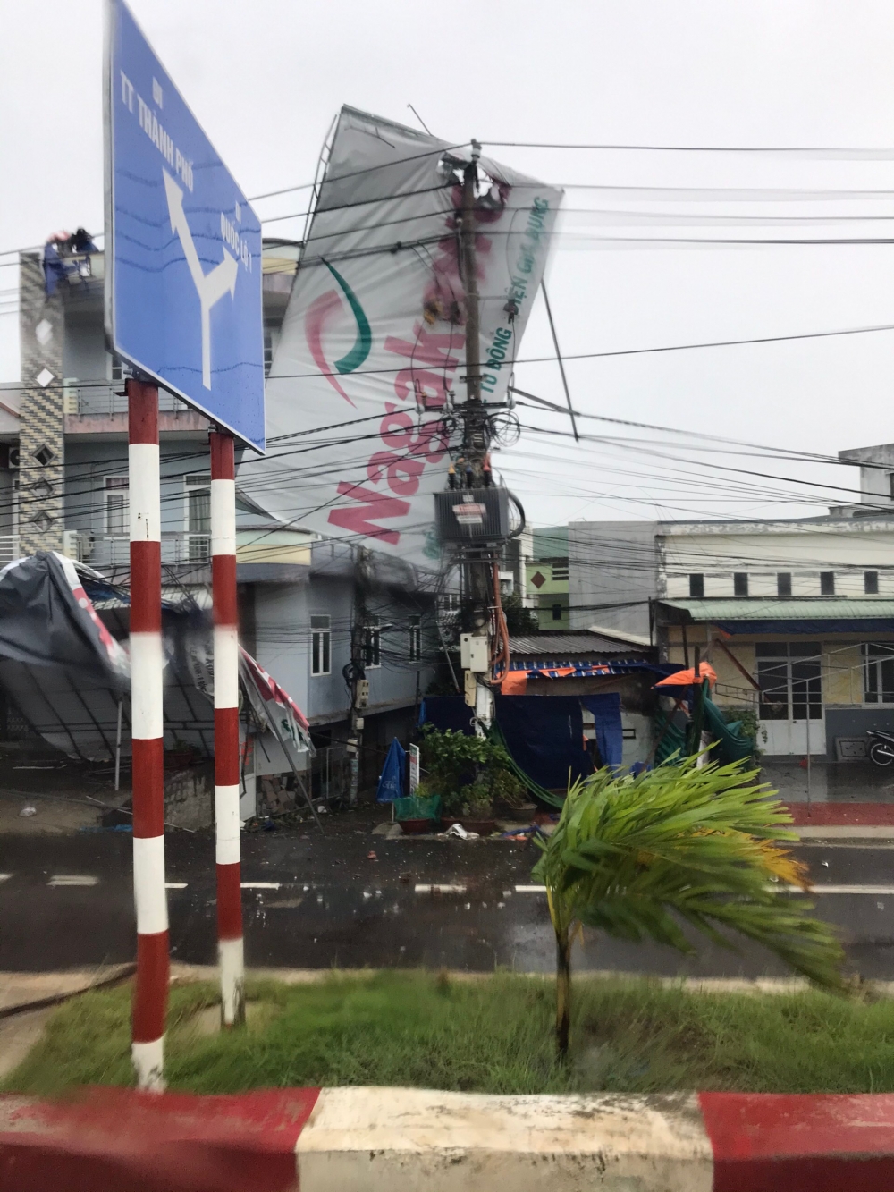 Đảm bảo cung cấp điện cho người dân trong thời gian sớm nhất 4319-815818d9-a7b7-4799-82ba-7e4dda7c4db8