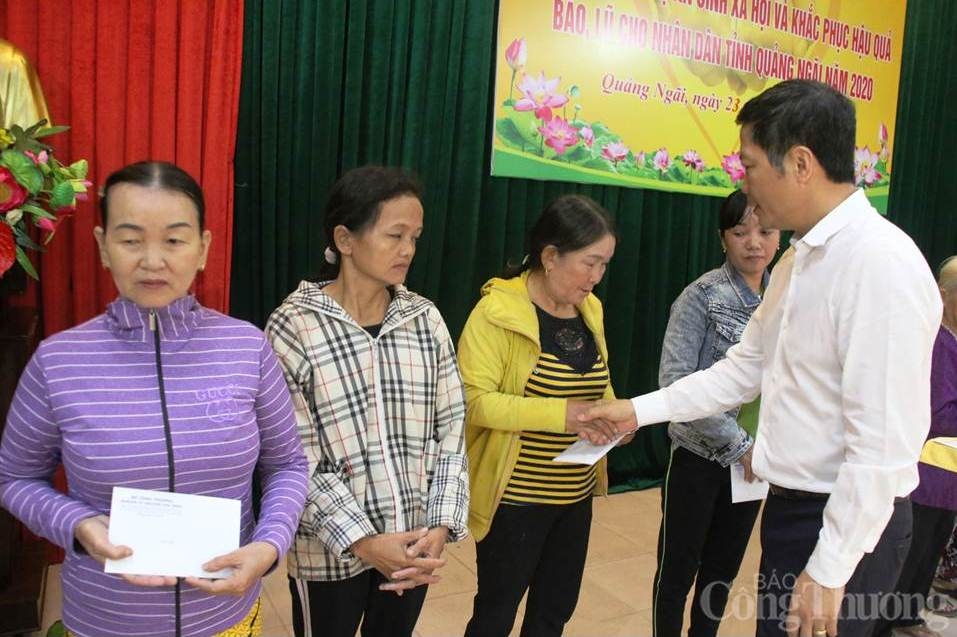 7,2 tỷ hỗ trợ an sinh xã hội và khắc phục hậu quả bão, lũ cho tỉnh Quảng Ngãi 7,2 tỷ hỗ trợ an sinh xã hội và khắc phục hậu quả bão, lũ cho tỉnh Quảng Ngãi