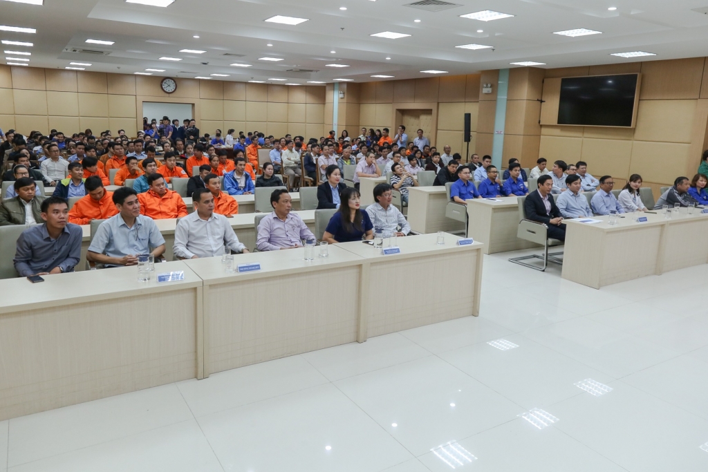 EVNCPC: 1.650 đơn vị máu cho Tuần lễ hồng EVN lần thứ V evncpc 1650 don vi mau cho tuan le hong evn lan thu v