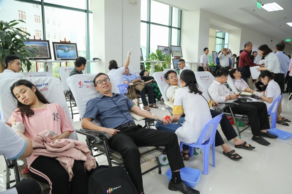 EVNCPC: 1.650 đơn vị máu cho Tuần lễ hồng EVN lần thứ V evncpc 1650 don vi mau cho tuan le hong evn lan thu v