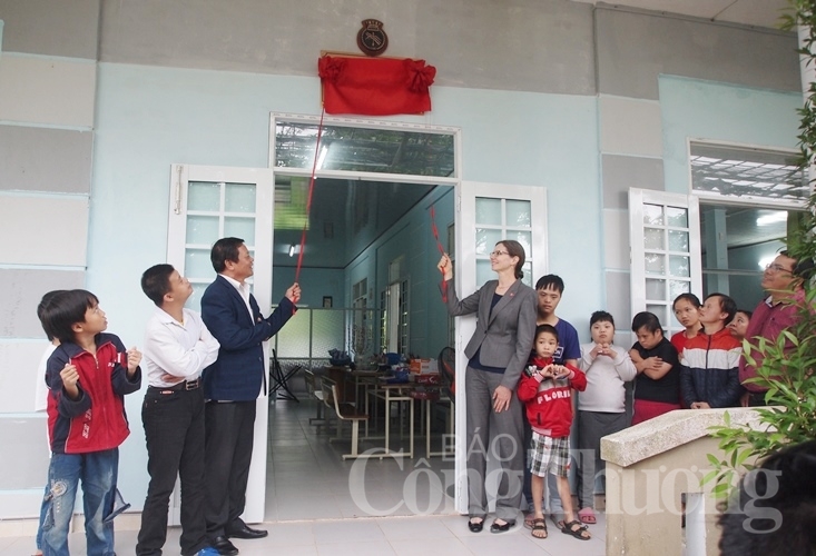 da nang khanh thanh lop hoc cho tre em co hoan canh dac biet do hai quan canada tai tro