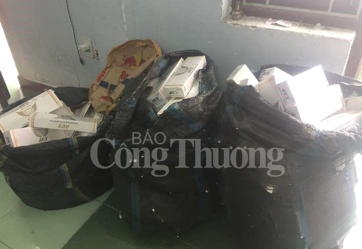 phat hien gan 1800 bao thuoc la lau van chuyen vao quy nhon binh dinh