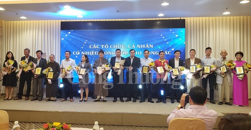 da nang vinh danh 51 doanh nghiep don vi tam long vang