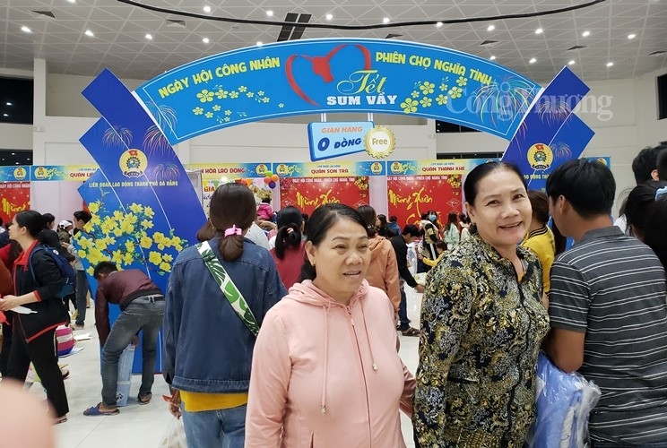 da nang hang chuc nghin phan qua cho cong nhan nguoi lao dong don tet sum vay