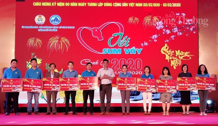 da nang hang chuc nghin phan qua cho cong nhan nguoi lao dong don tet sum vay