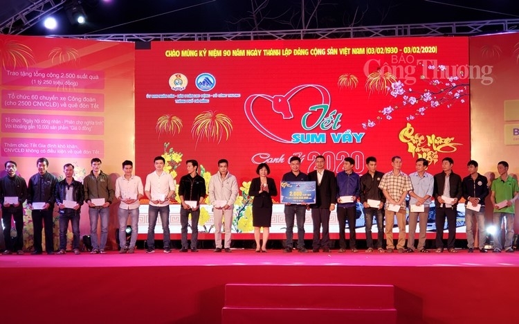 da nang hang chuc nghin phan qua cho cong nhan nguoi lao dong don tet sum vay