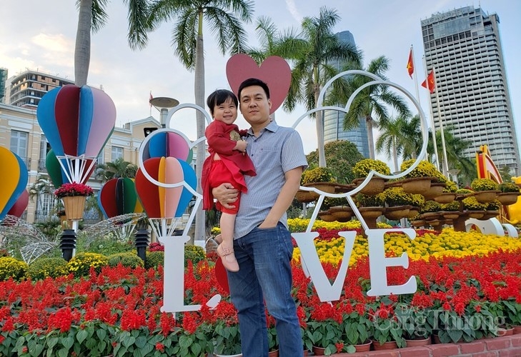 sac xuan tran day tren duong hoa da nang