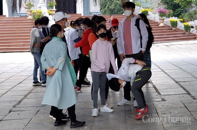 da nang hoi an am long nhung diem phat khau trang y te mien phi