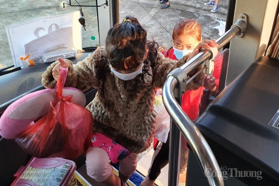 Đà Nẵng: Khởi hành những chuyến xe đầu tiên đưa công nhân, người lao động về quê đón Tết Đà Nẵng: Khởi hành những chuyến xe đầu tiên đưa công nhân, người lao động về quê đón Tết