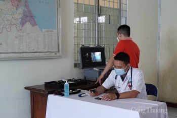 Đà Nẵng đưa vào hoạt động trạm y tế lưu động điều trị Covid - 19 trong khu công nghiệp