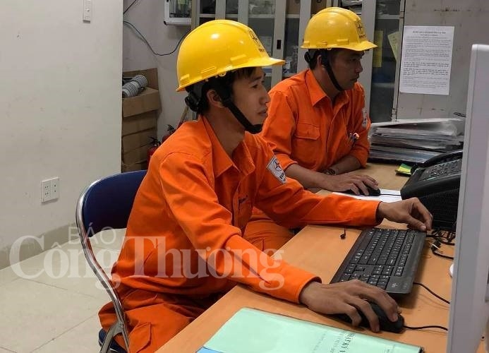 trang dem dam bao nguon sang phuc vu thoi khac giao thua