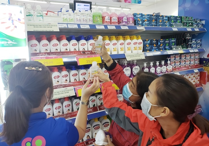 Đà Nẵng: Nhiều siêu thị, nhà thuốc cung ứng khẩu trang y tế, nước rửa tay giá bình ổn da nang nhieu sieu thi nha thuoc cung ung khau trang y te nuoc rua tay gia binh on