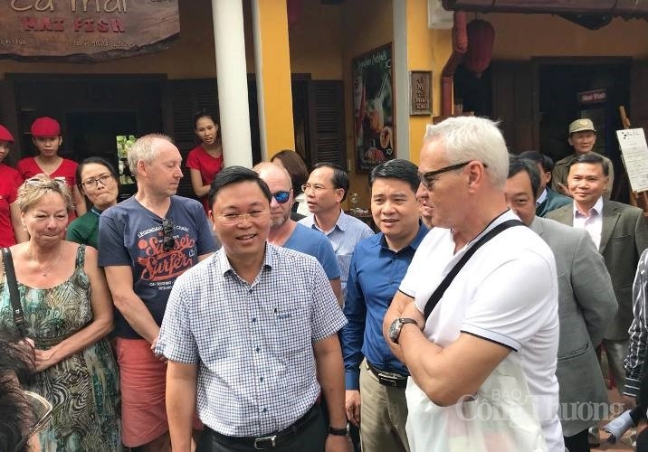Chủ tịch UBND tỉnh gửi thông điệp “Quảng Nam – điểm đến an toàn” tới du khách chu tich ubnd tinh tro thanh tuyen truyen vien truyen thong diep quang nam diem den an toan