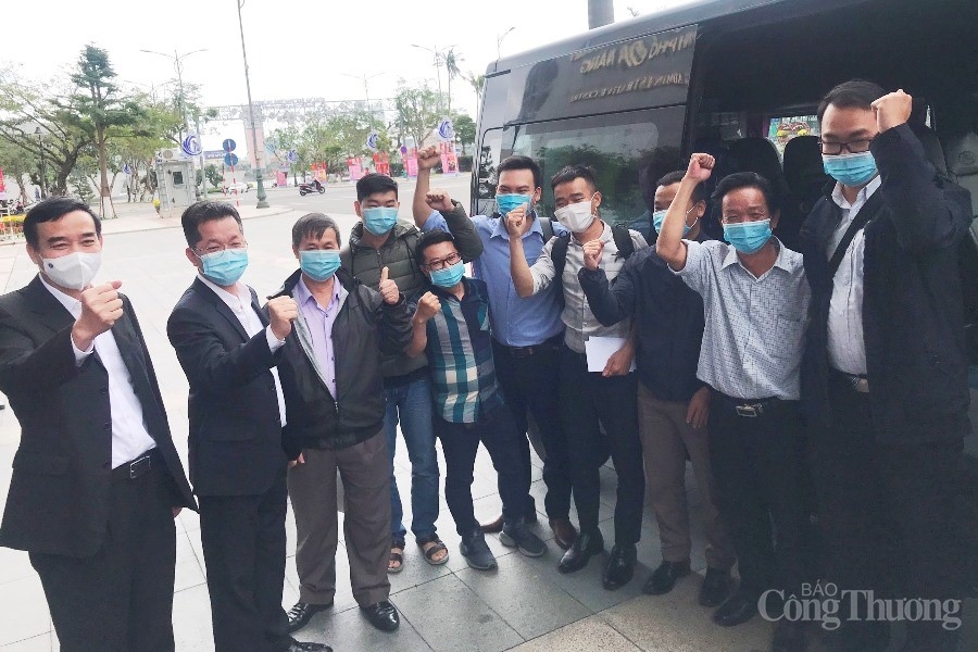 Đoàn y, bác sĩ Đà Nẵng lên đường chi viện cho Gia Lai Đoàn y, bác sĩ Đà Nẵng lên đường chi viện cho Gia Lai