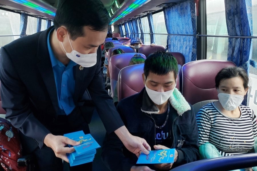 Đà Nẵng: Những chuyến xe đảm bảo phòng chống Covid – 19 đưa người lao động về quê đón Tết